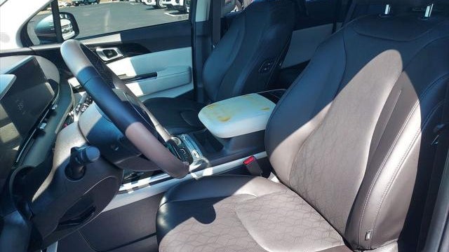 2024 Kia Carnival SX
