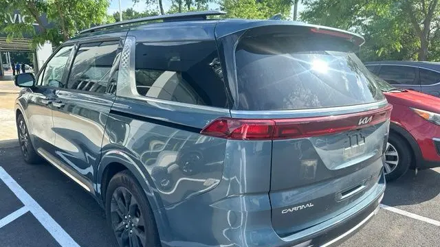 2024 Kia Carnival SX