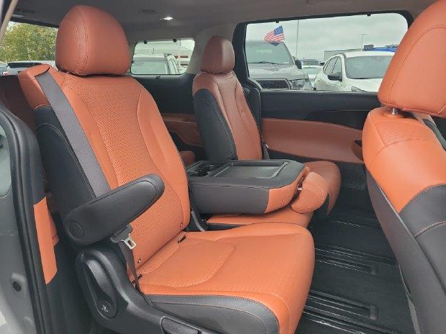 2024 Kia Carnival - $35,999