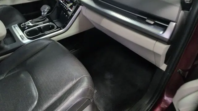 2024 Kia Carnival SX