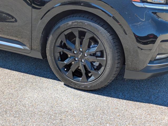 2022 Kia Carnival - $23,595