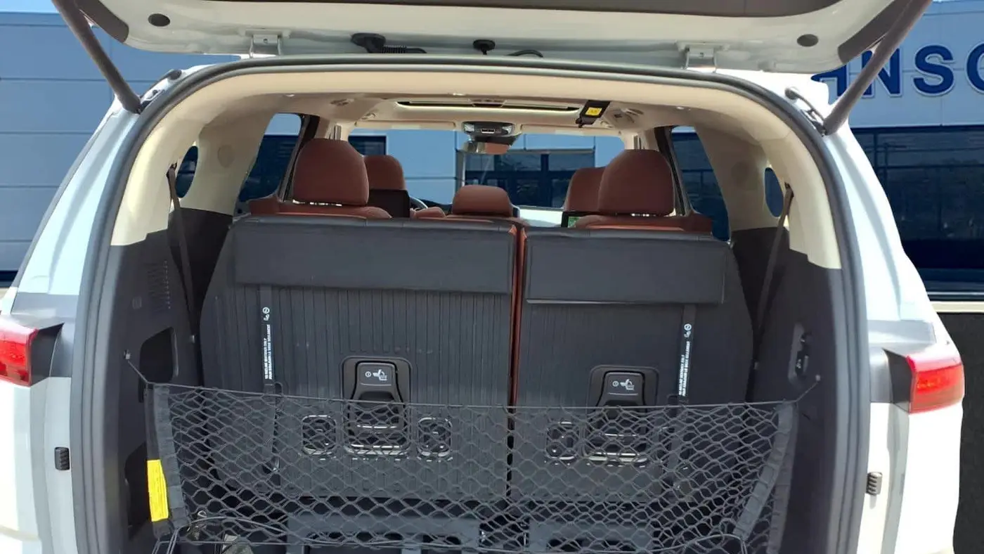 2024 Kia Carnival SX