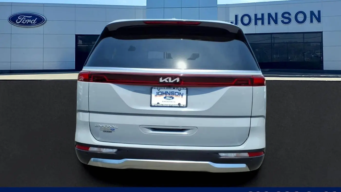 2024 Kia Carnival SX