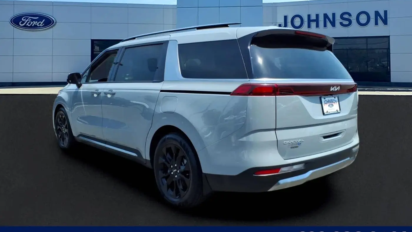 2024 Kia Carnival SX