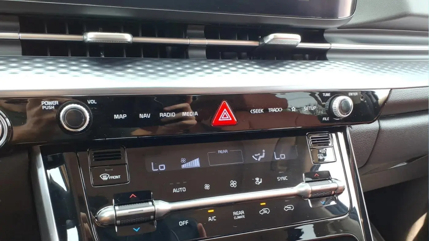 2024 Kia Carnival SX