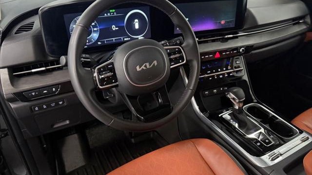2023 Kia Carnival SX
