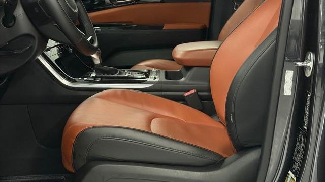 2023 Kia Carnival SX