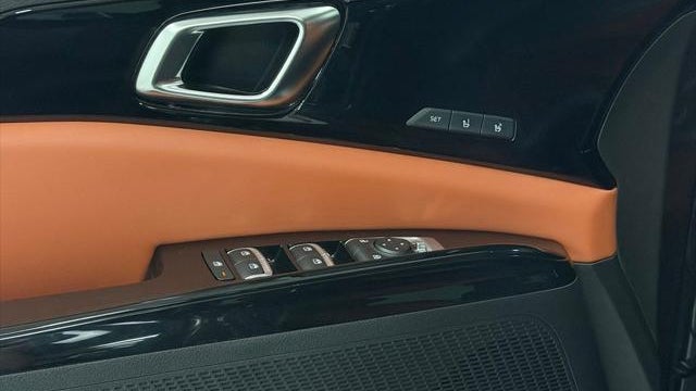 2023 Kia Carnival SX