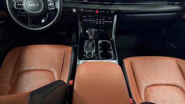 2023 Kia Carnival SX