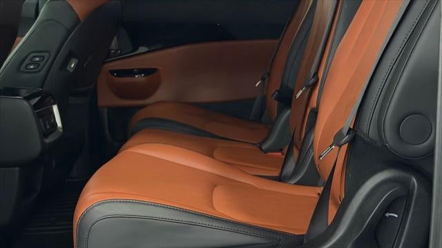 2023 Kia Carnival SX