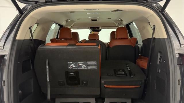 2023 Kia Carnival SX