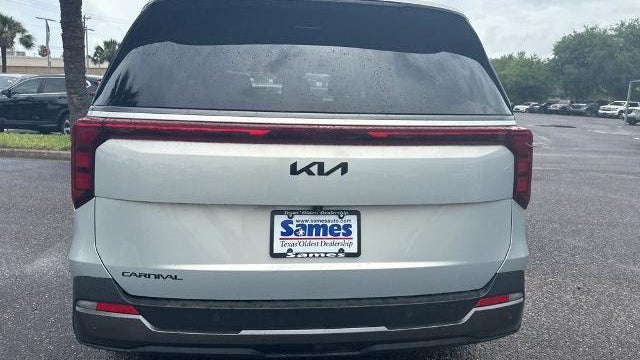 2025 Kia Carnival SX