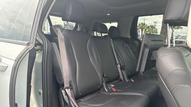 2025 Kia Carnival SX
