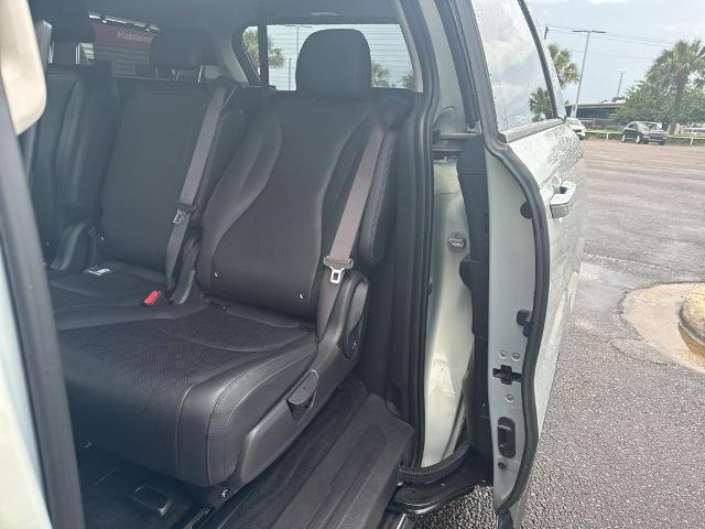 2025 Kia Carnival - $40,718