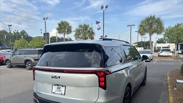 2025 Kia Carnival SX