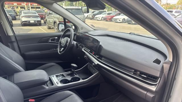 2025 Kia Carnival SX