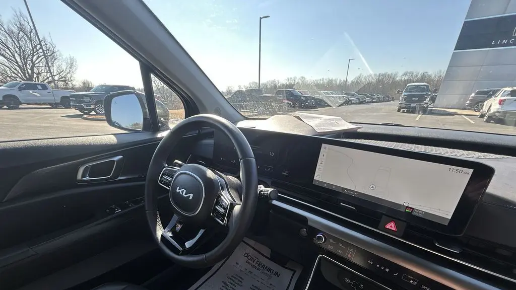 2025 Kia Carnival SX