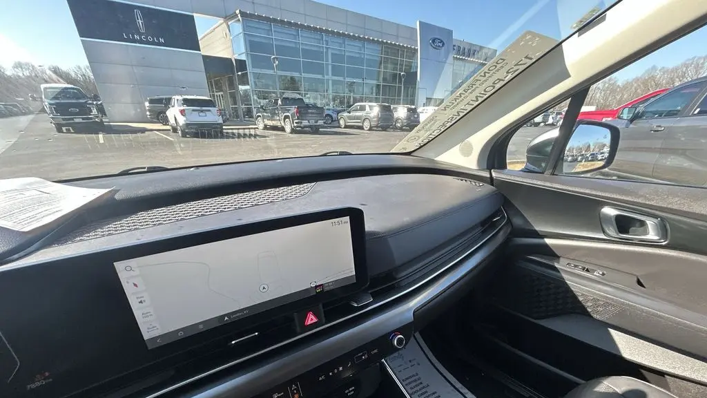 2025 Kia Carnival SX