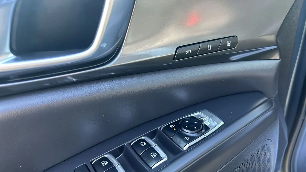 2025 Kia Carnival SX