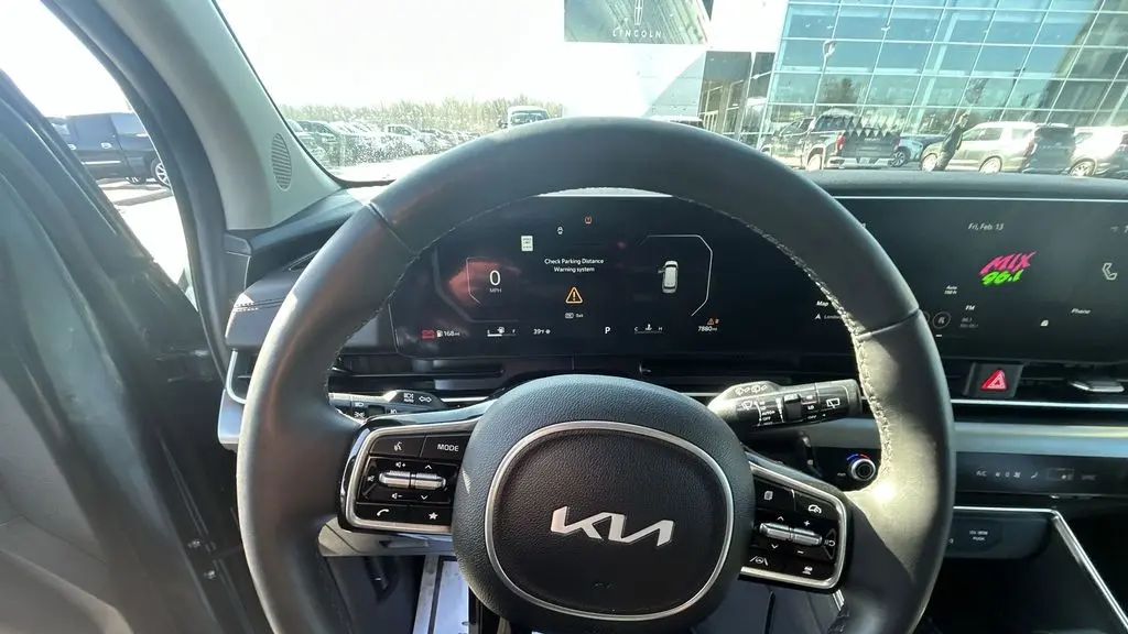 2025 Kia Carnival SX