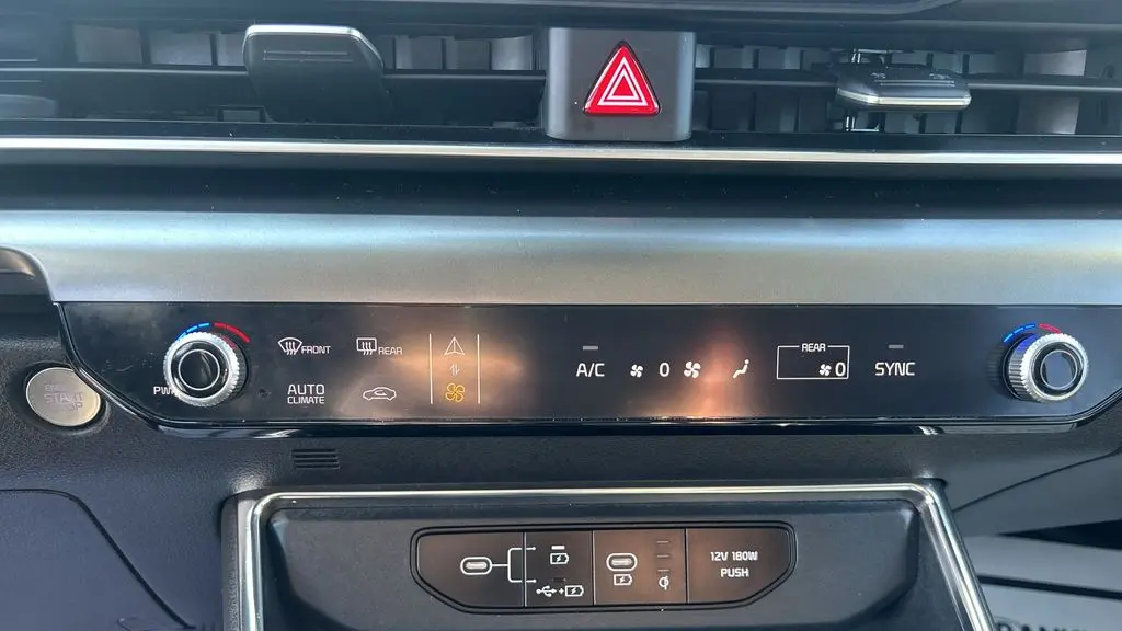 2025 Kia Carnival SX