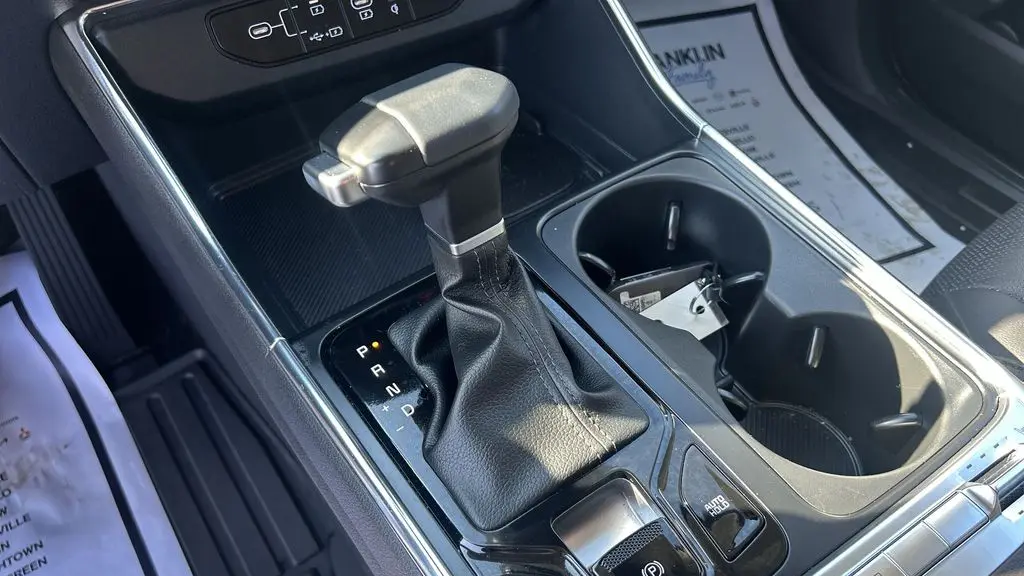 2025 Kia Carnival SX