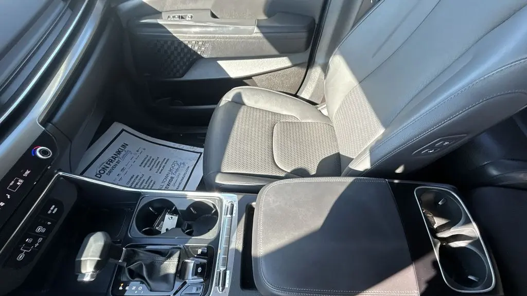 2025 Kia Carnival SX