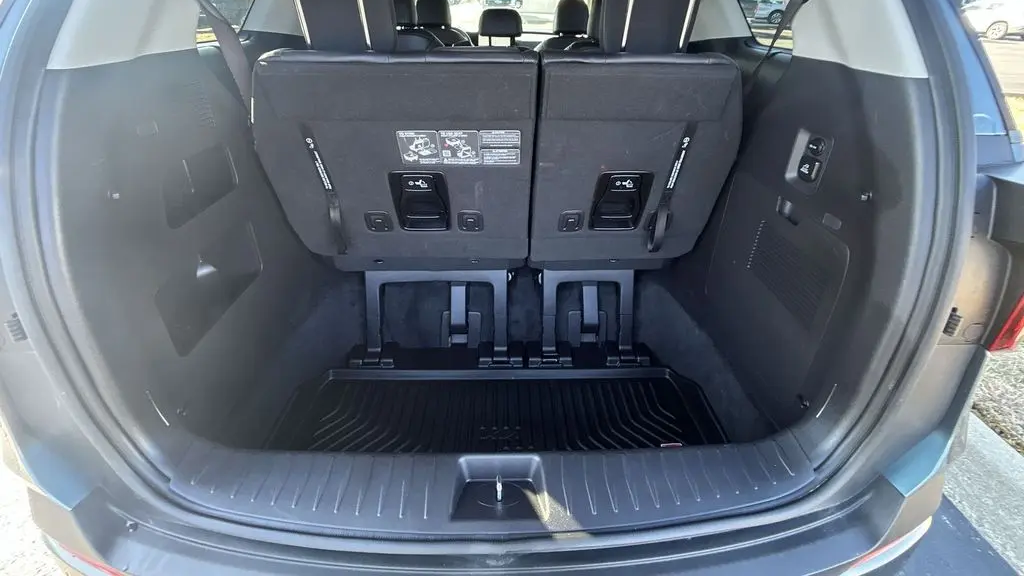 2025 Kia Carnival SX