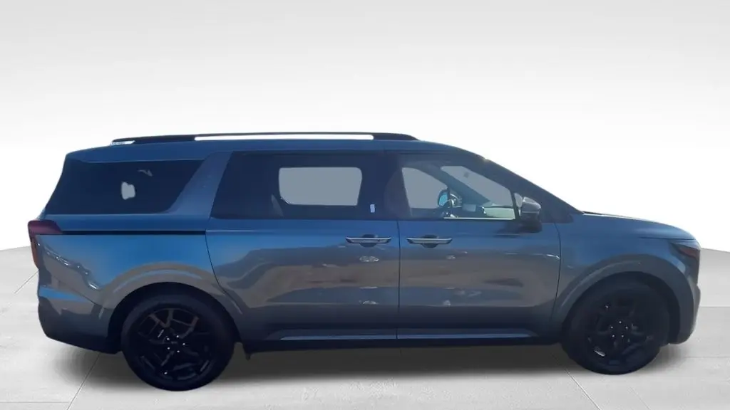 2025 Kia Carnival SX