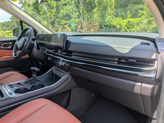 2025 Kia Carnival - $43,895