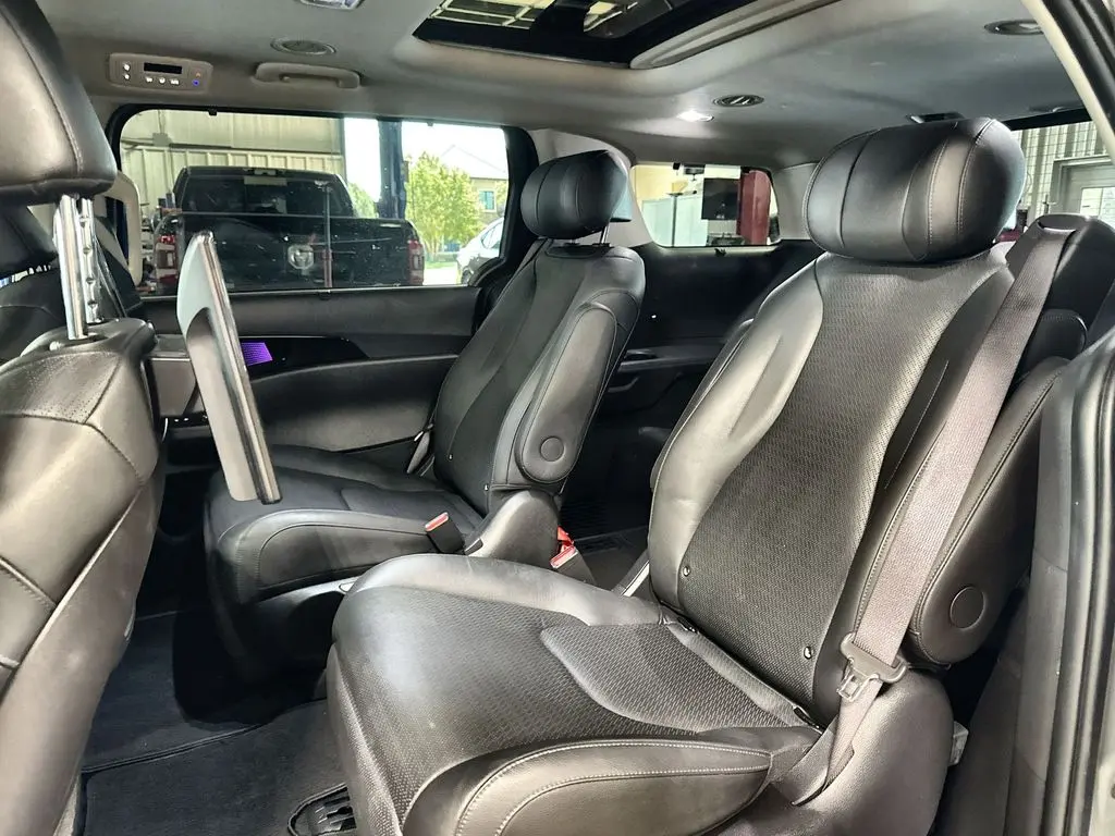 2025 Kia Carnival - $38,814