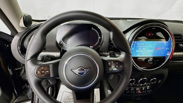 2025 Kia Carnival SX