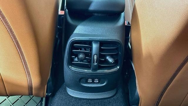 2025 Kia Carnival SX