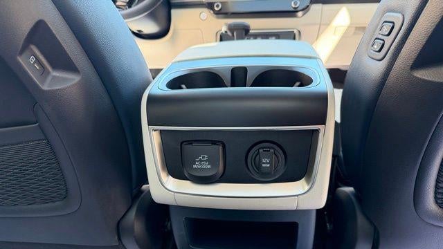 2025 Kia Carnival SX