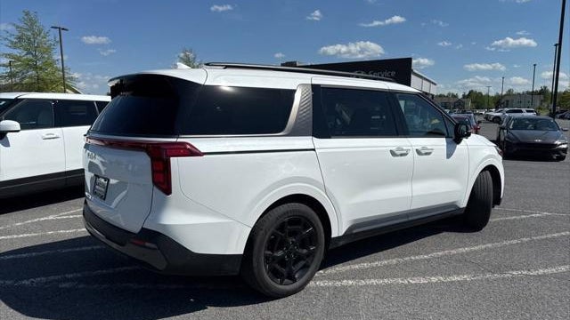 2025 Kia Carnival SX