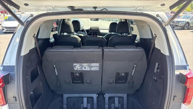 2025 Kia Carnival SX