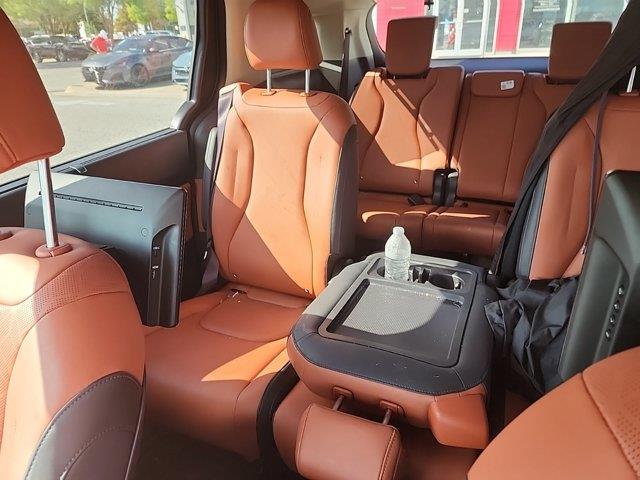 2025 Kia Carnival - $40,940