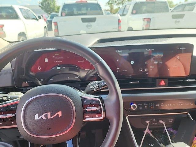 2025 Kia Carnival - $40,940