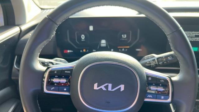 2025 Kia Carnival SX