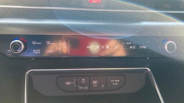 2025 Kia Carnival SX
