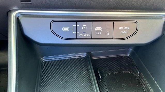 2025 Kia Carnival SX