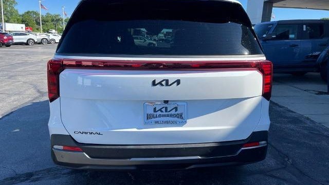 2025 Kia Carnival SX