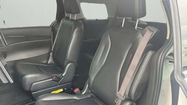 2025 Kia Carnival SX