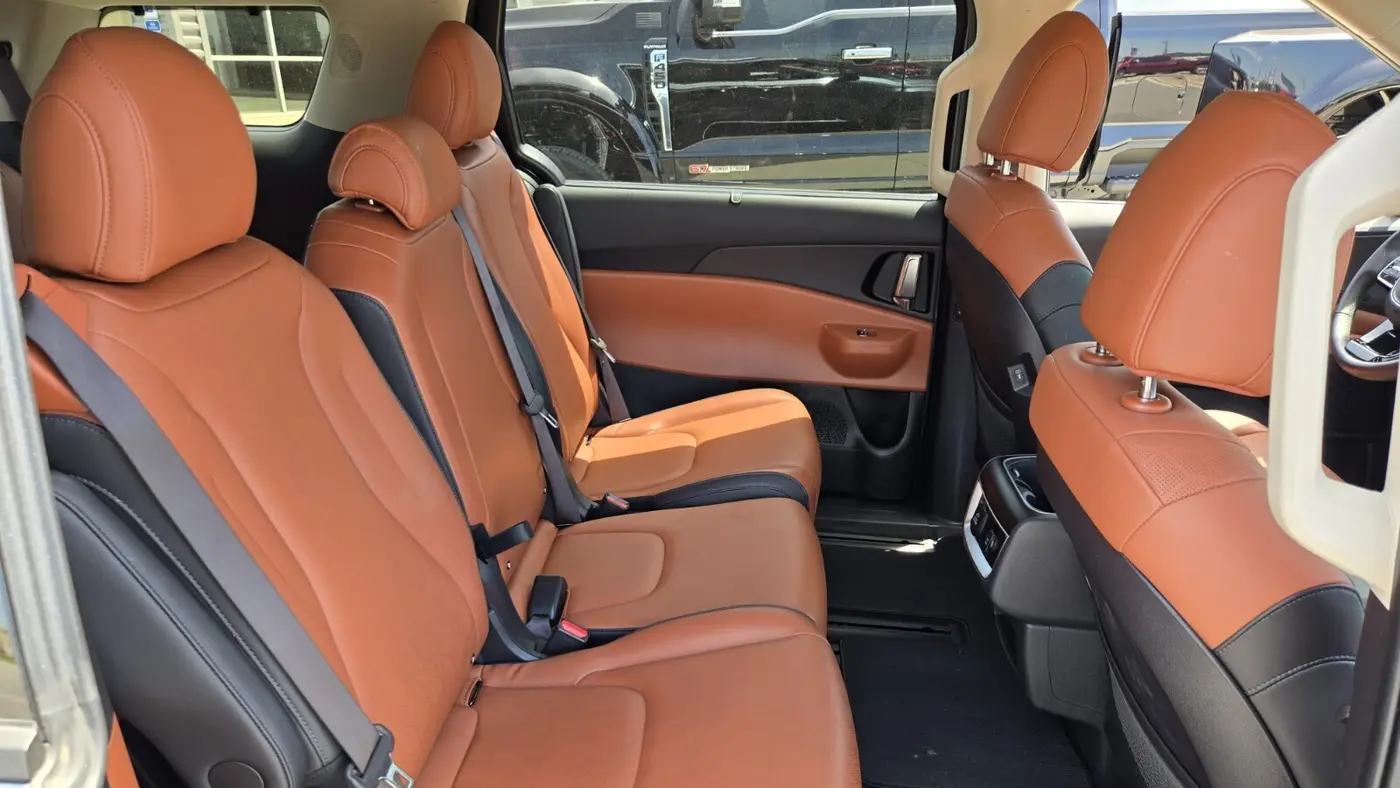 2025 Kia Carnival SX