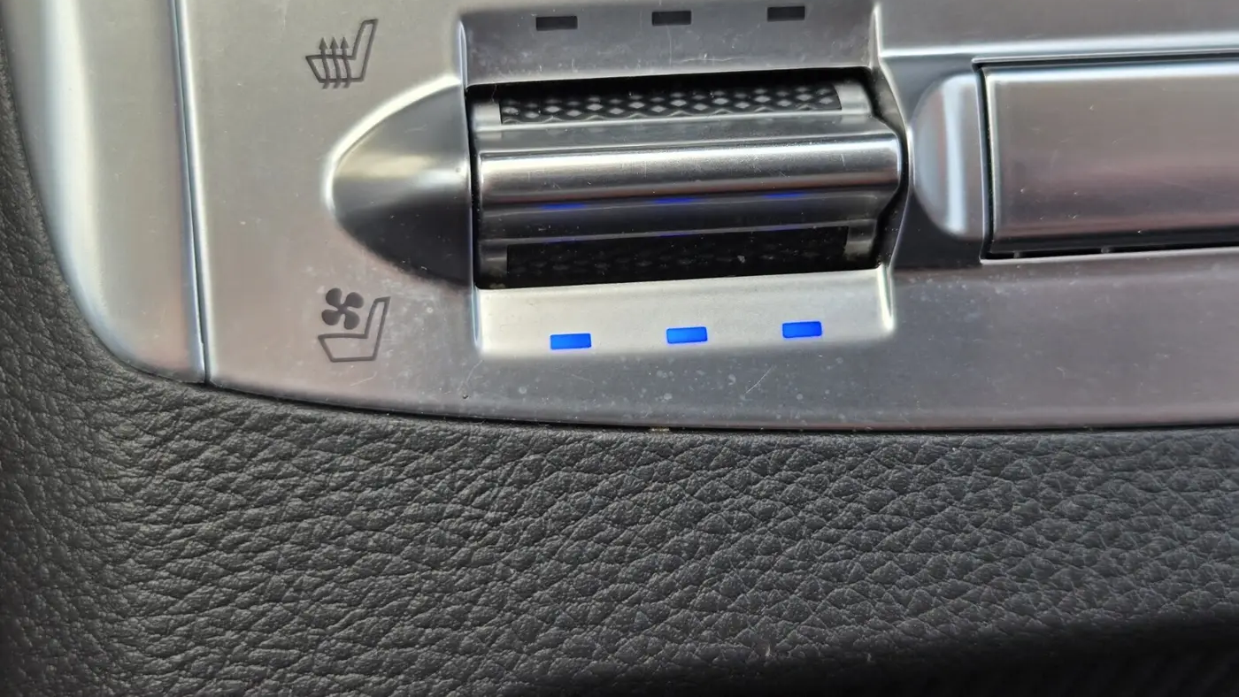 2025 Kia Carnival SX