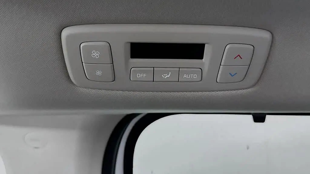 2025 Kia Carnival SX