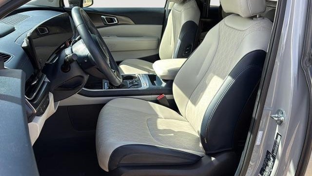 2025 Kia Carnival SX