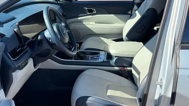 2025 Kia Carnival SX