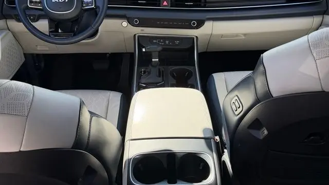 2025 Kia Carnival SX