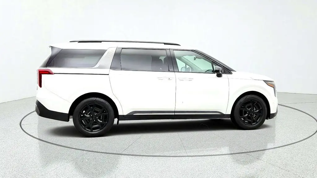 2026 Kia Carnival - $40,995